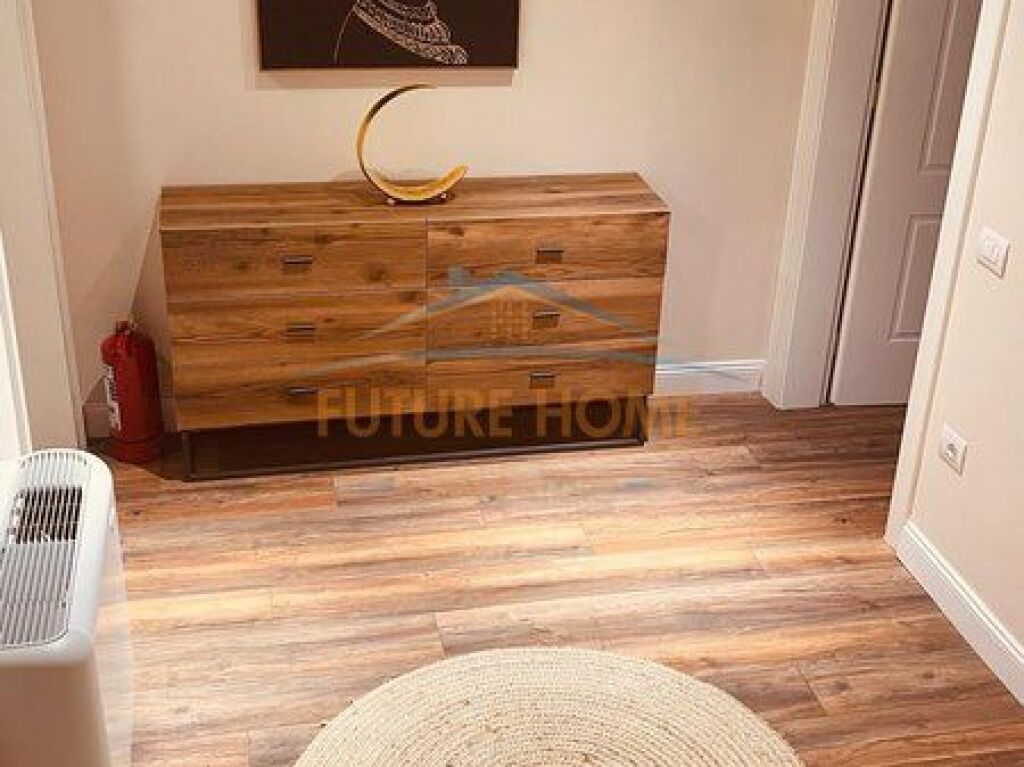 Qira, Vile, Farke e Vogel, Tirane