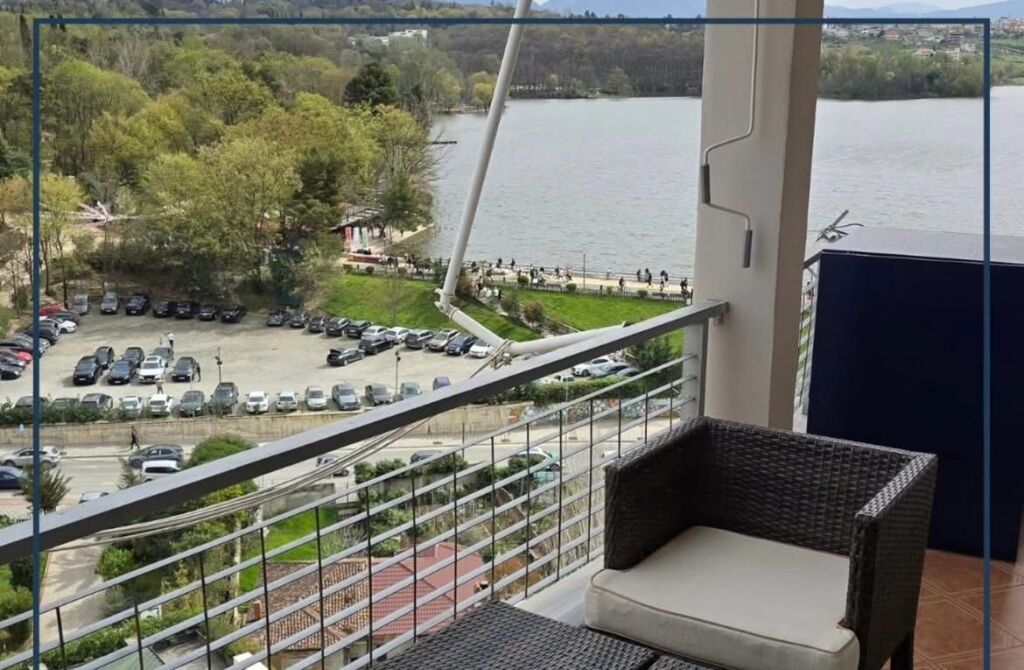 🏢 In Affitto: Attico (Penthouse) 📍Rr. Kosovareve - Zona Lago (Uni Barleti) 2+1+2 Balconi &amp; Terrazza utilizzabile | 1.500€/mese