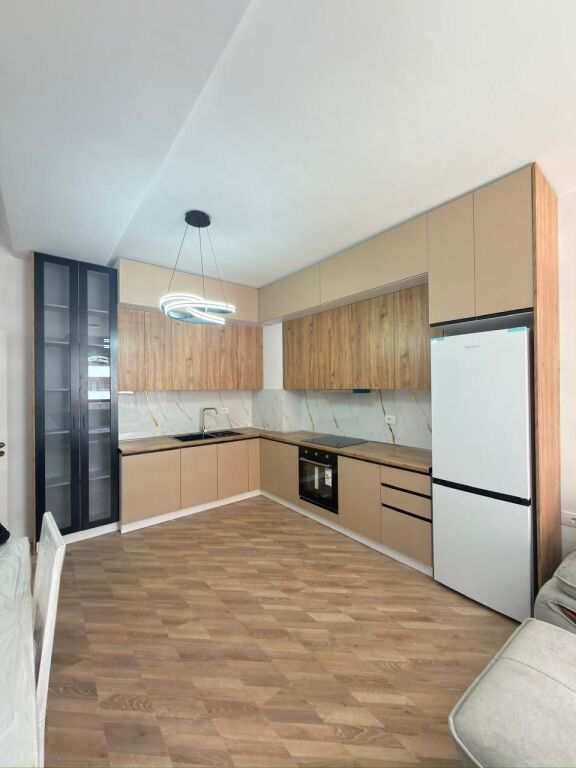 Jepet me qira 2+1+parkim Te Urban Gate Astir 600€