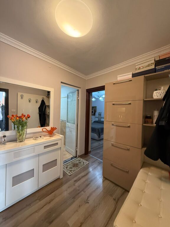 Apartament 2+1 per shitje te Rruga e Kavajes