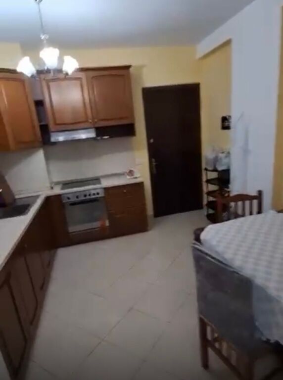 Apartament me qira 2+1 Astir