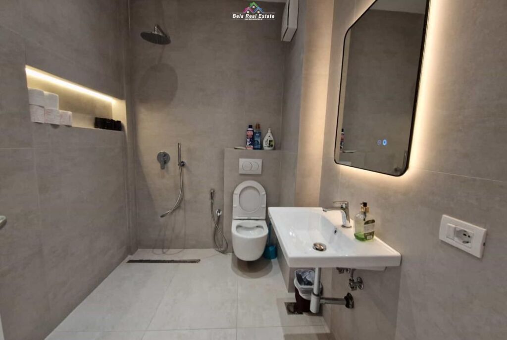 Zyre Me Qera 3+1+2 Tek Pazari i Ri ( ID BZ2929) Tirane