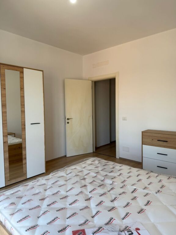 Apartament 1+1 me qira ne Xhamllik!