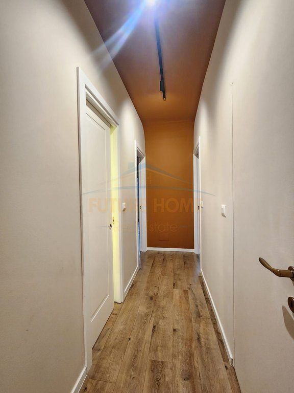 Qira , Apartament 2+1 , Rruga 24 Maj, Durres