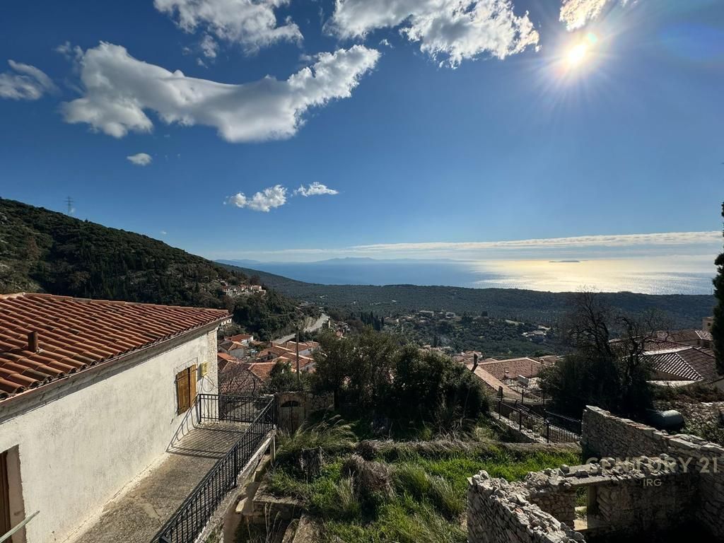 ANTIQUE HOUSE IN VUNO!
