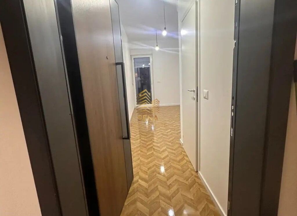 Qira, Ambient Biznesi, Bulevardi i Ri, 320 Euro
