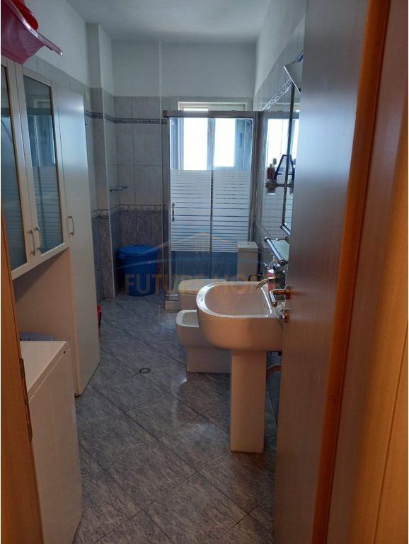 Qera Apartament 1+1 , Rruga e Portit , Durres