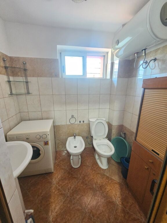 JEPET ME QERA APARTAMENT 1+1 TEK LULISHTJA, STACIONI TRENIT