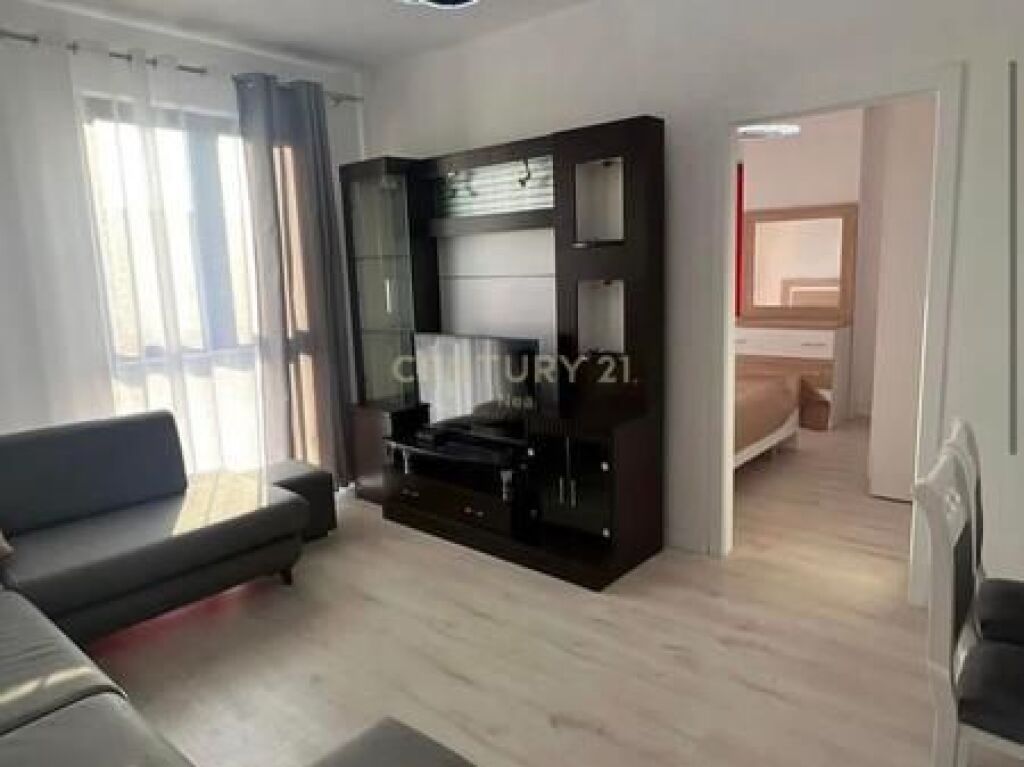 APARTAMENT 1+1 ME QERA TEK ISH FUSHA AVIACIONIT