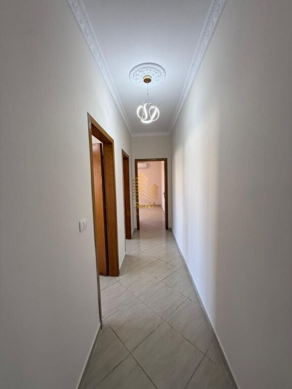 Affitto, Locale commerciale 3+1+2+2blk, Selvia, 1300 Euro/mese