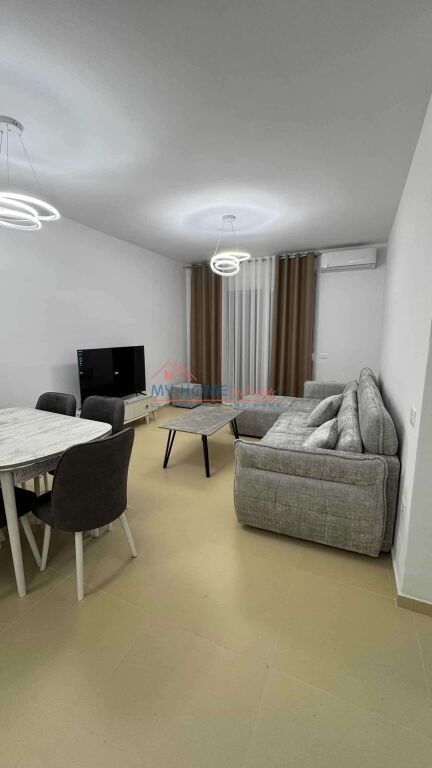 Apartament 2+1 me qera 21 Dhjetori ne Tirane