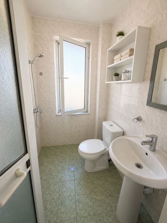 Shitet apartament 2+1 tek rruga 5 Maji