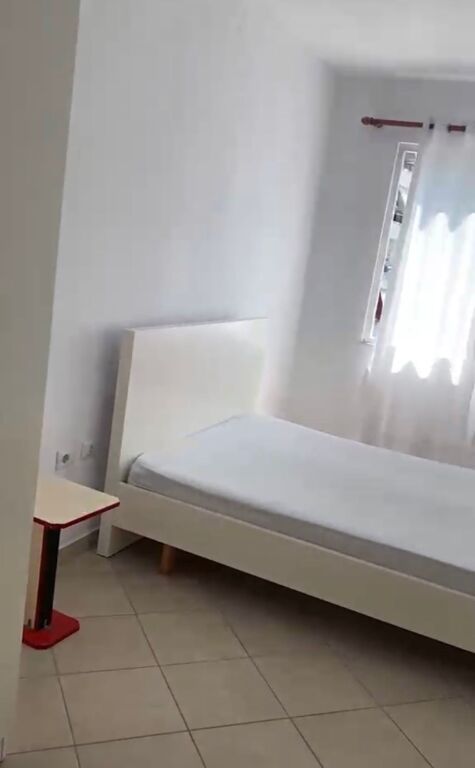 Affittasi 1+1 ASTIR DI FRONTE AL FRATELLO 350 mila lek