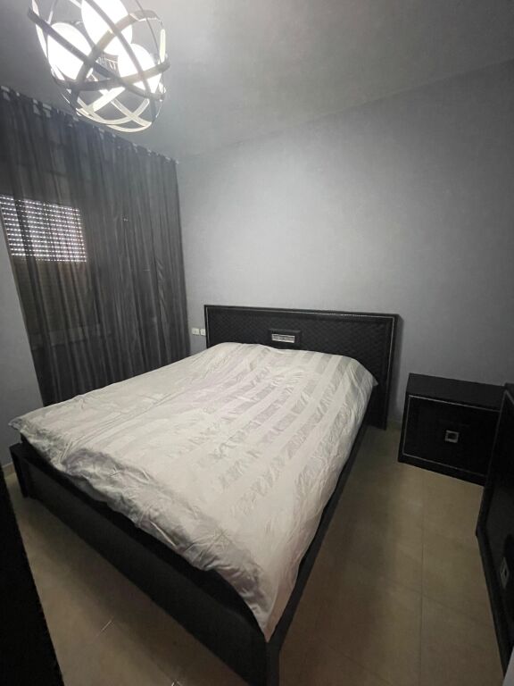 Shitet Apartament 1+1