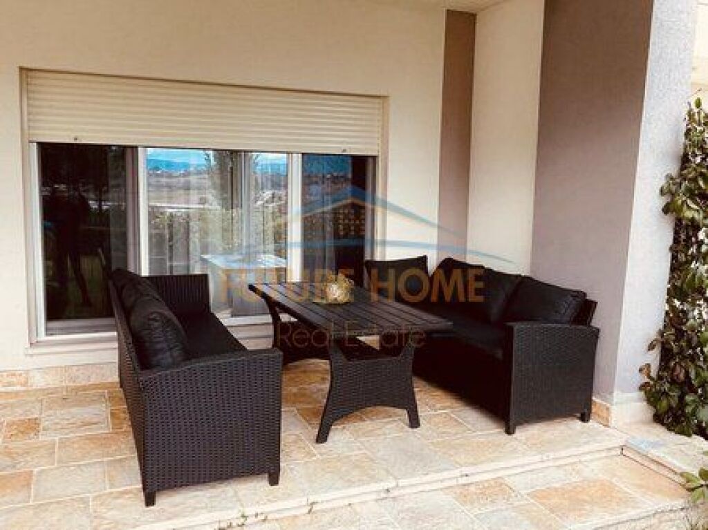 Qira, Vile, Farke e Vogel, Tirane