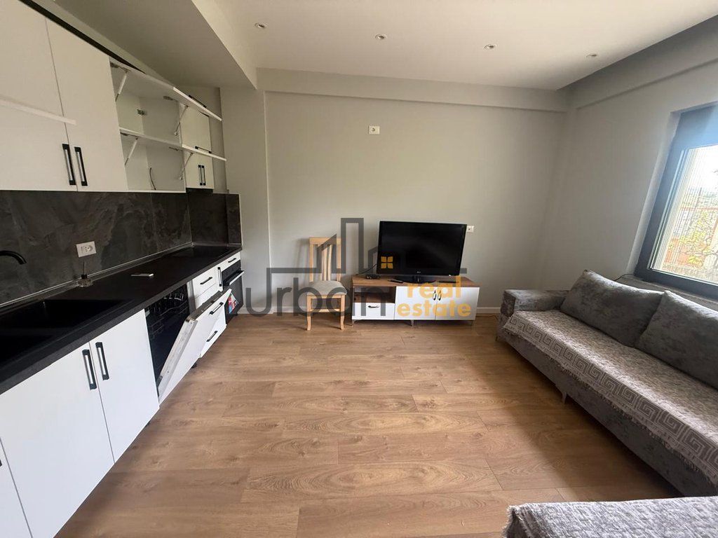 Rent, Apartment 1+1+ Parking Spot, Fresku, Tirana - 35,000 lek | 65 m²