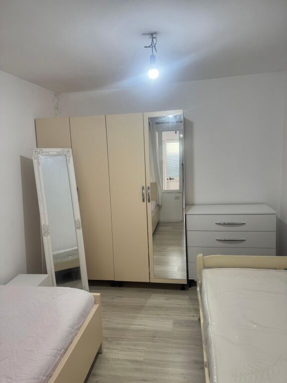 Rent | Shtëpi private 1 + 1 | Rruga Ali Shefqeti | 400 €/month