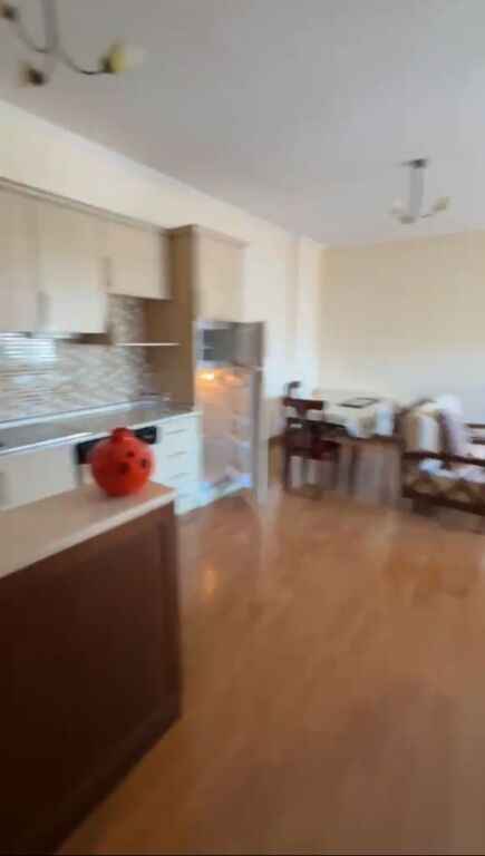 Apartament 2+1+2 per shitje   📍 te stacioni i trenit