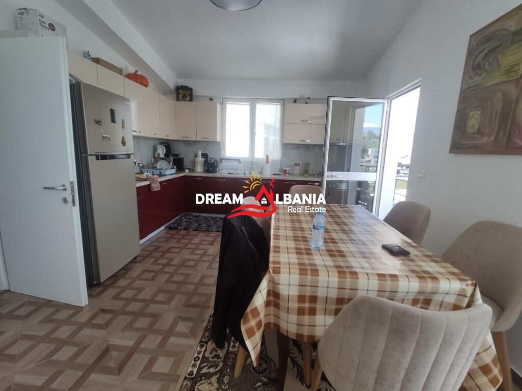 Villa su due piani in vendita vicino al Lago Secco, Tirana (ID 4151220)