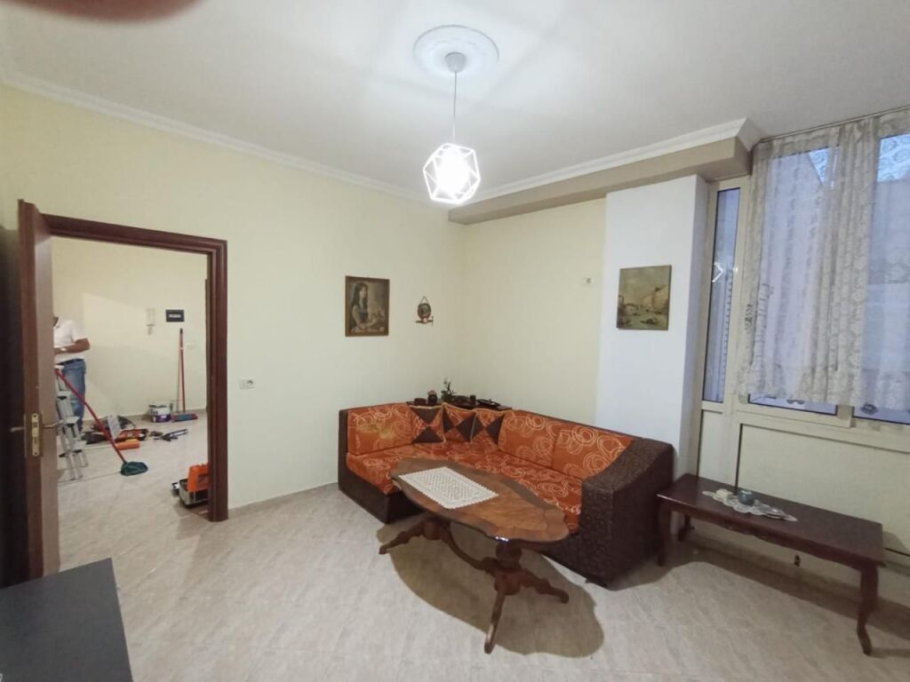 Jepet me qira apartament 2+1