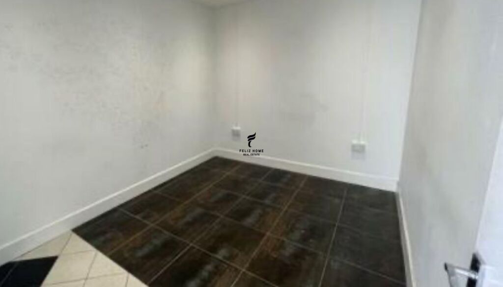 DYQAN ME QERA 44 M3 RRUGA E DURRESIT 400 EURO FH-71548