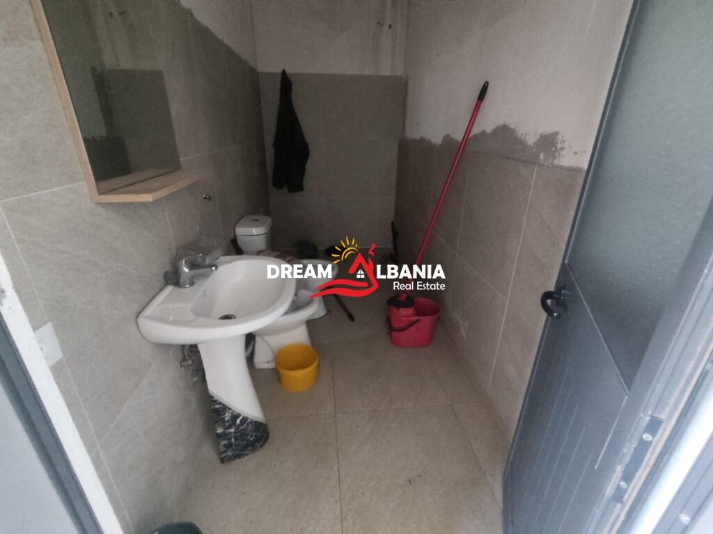 Villa su due piani in vendita vicino al Lago Secco, Tirana (ID 4151220)