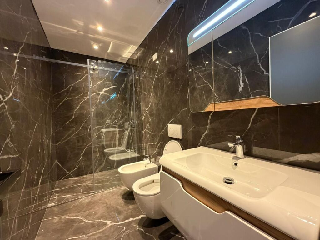 Apartament 3+1+Parking per qira tek Lake View Residence.