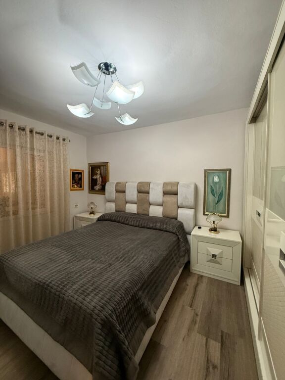 Apartament 2+1 per shitje te Rruga e Kavajes