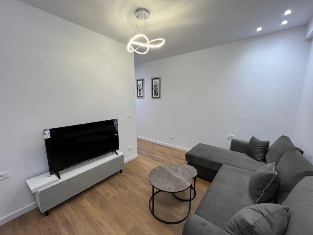 Apartment 1+1 for sale, Paris Commune, 145,000 euros