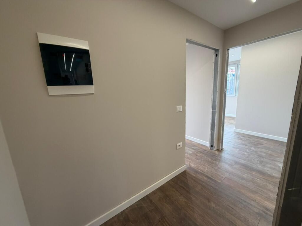 Apartament 2+1+2 me Qira ne Sauk