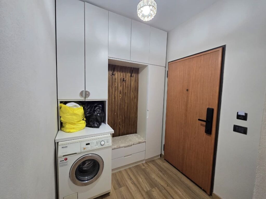 Appartamento 2+1 In Affitto Vicino al Centro a Tirana