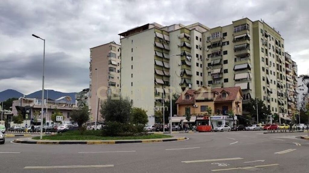 AFFITTO, UFFICIO / CLINICA PRESSO IL MUNICIPIO DI PARIGI!!