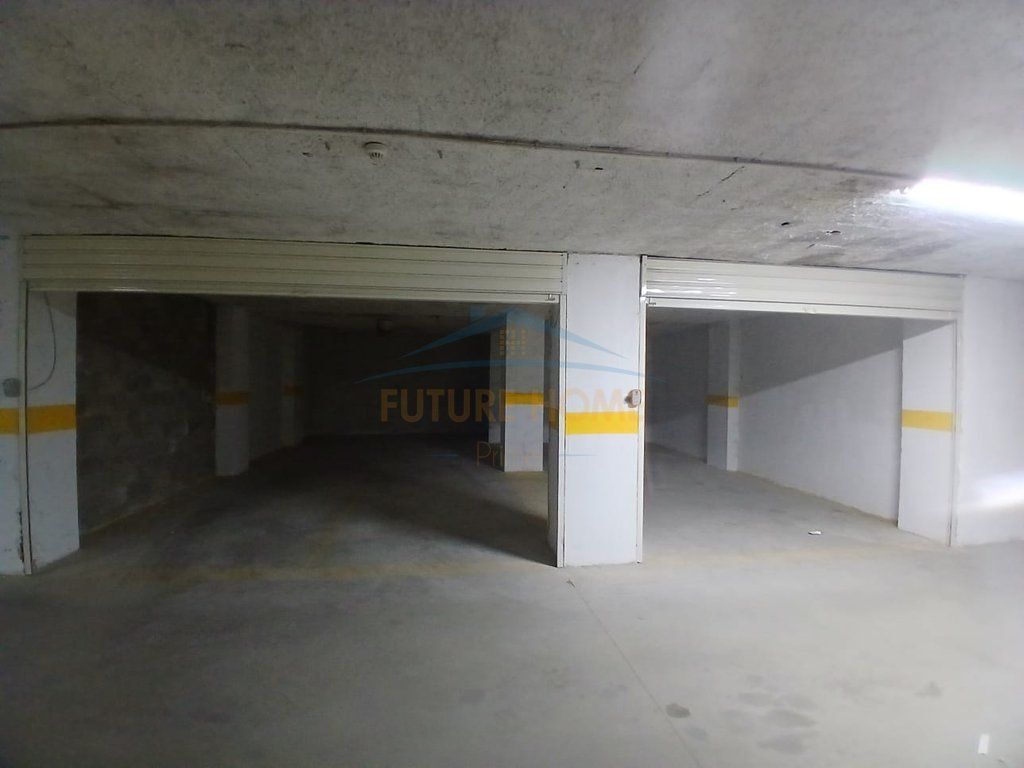 Shiten , Garazhde , Rruga e Kavajes , Tirane