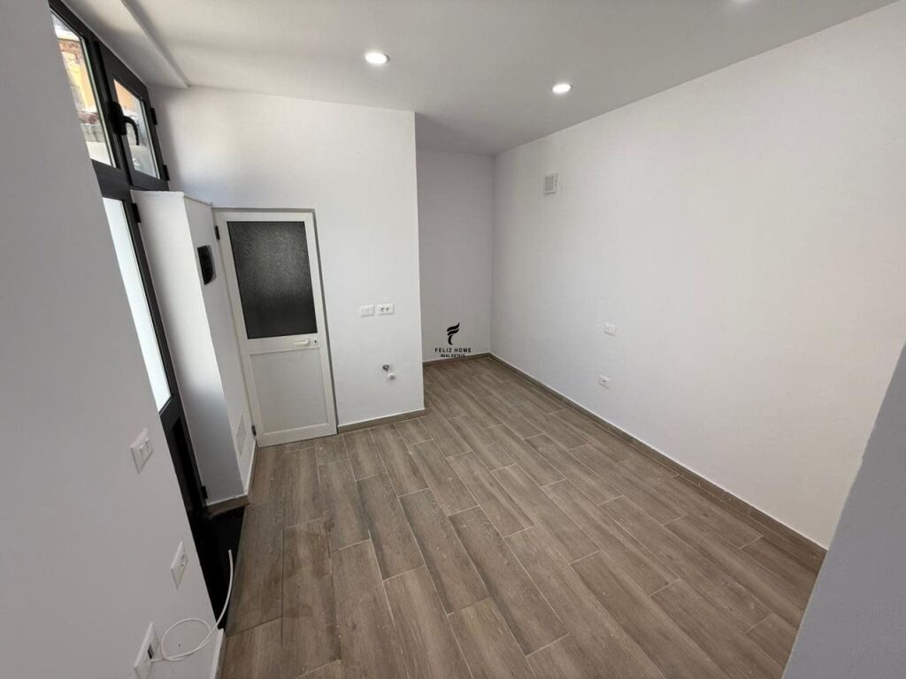 UFFICIO IN AFFITTO 60M2 EX MERCATO ELETTRICO 90.000 LEKE FH-71621