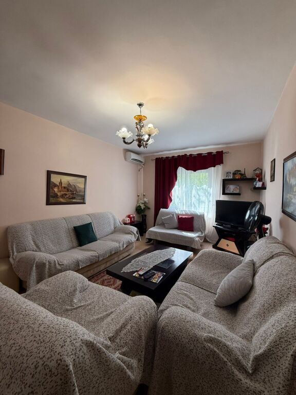 Okazion, Apartament 3+1 per shitje te Myslym Shyri