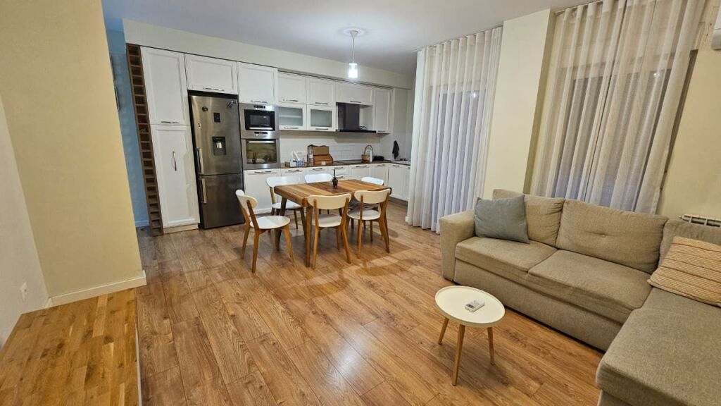 APARTAMENT  2+1  PER QERA  TE KOMPLEKSI KOLOMBO