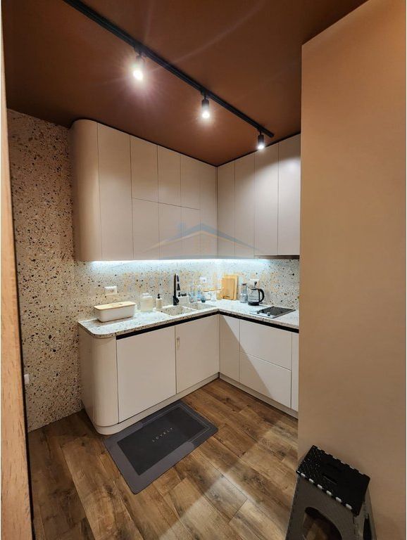 Qira , Apartament 2+1 , Rruga 24 Maj, Durres