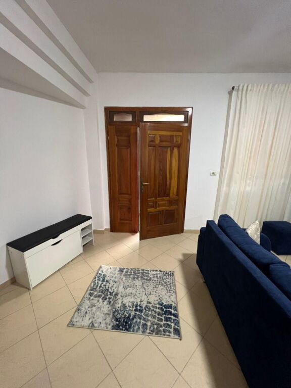 Affitto | Shtëpi private 1 + 1 | Rruga 5 Maji | 400 €/mese