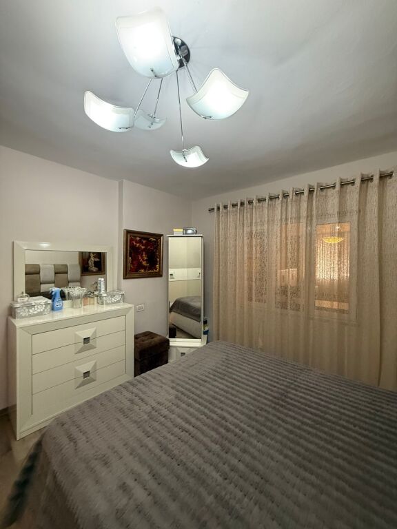 Apartament 2+1 per shitje te Rruga e Kavajes