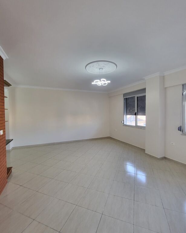 🏢 Appartamento 2+1 in affitto – Bllok, Via Nikolla Tupe