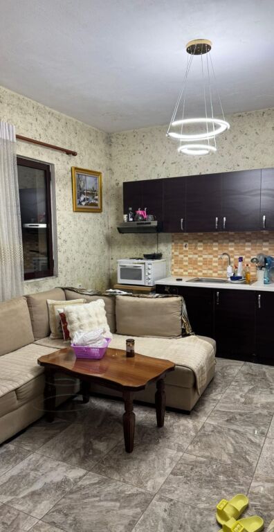 Apartment 1+1. 35000 leke.21 December