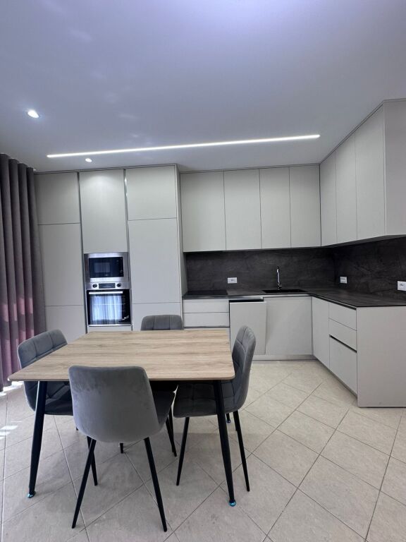 Apartament 2+1+2 Me Qera Astir !