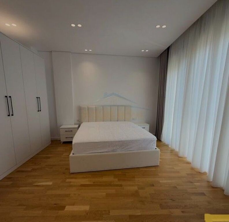 Qera, Vilë 3-kateshe, TEG