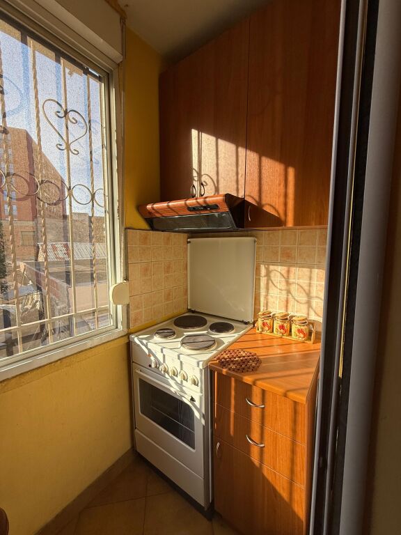 🏠AFFITTASI Appartamento 2+1+balcone 📍Via Ferit Xhajko 💶450€/Mese