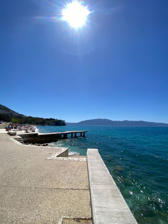 Vlorë, Uji i Ftohtë | 1+1 | Pamje nga deti