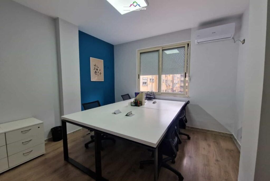 Ufficio In Affitto A Bllok (ID BZ2351) Tirana.