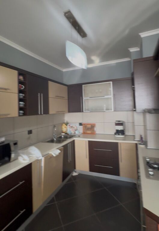 Shitet, Apartament 2+1+2, Fresk.