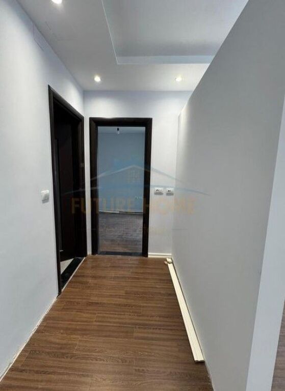 Shitet,Apartament 1+1, Rruga "Shefqet Kuka", Fresk