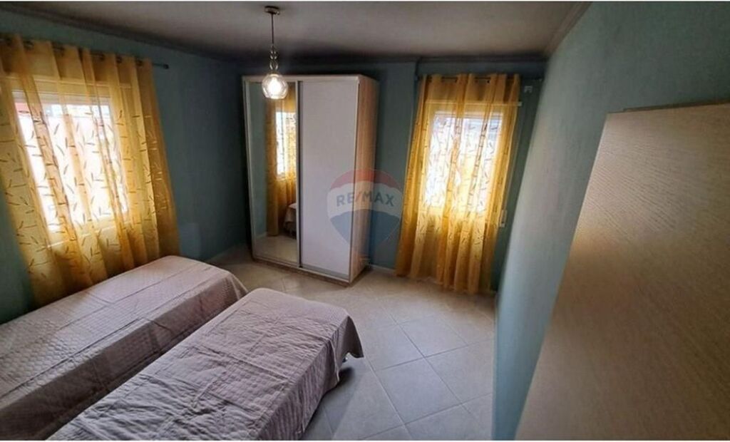 Shitet apartament 2+1 te Mine Peza