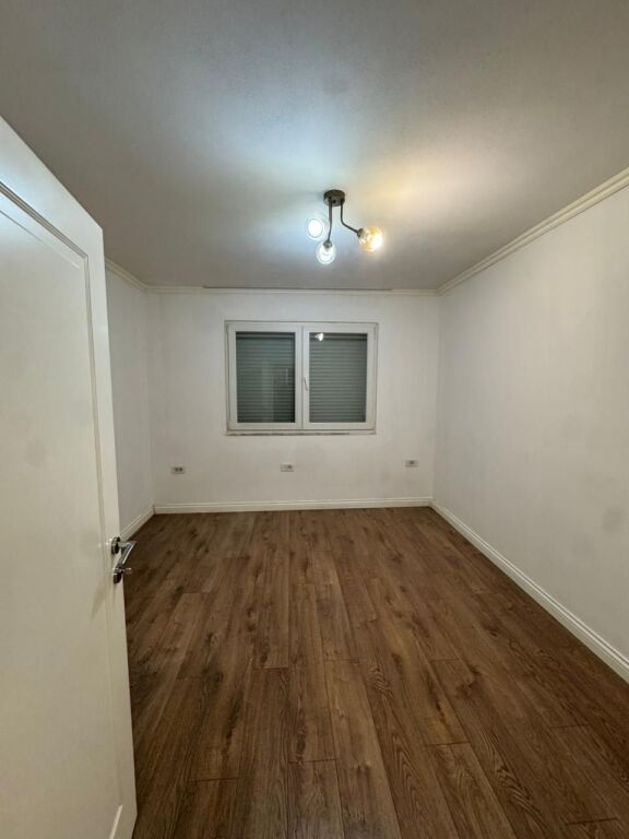 Mine Peza For rent 3+1 Old building Empty